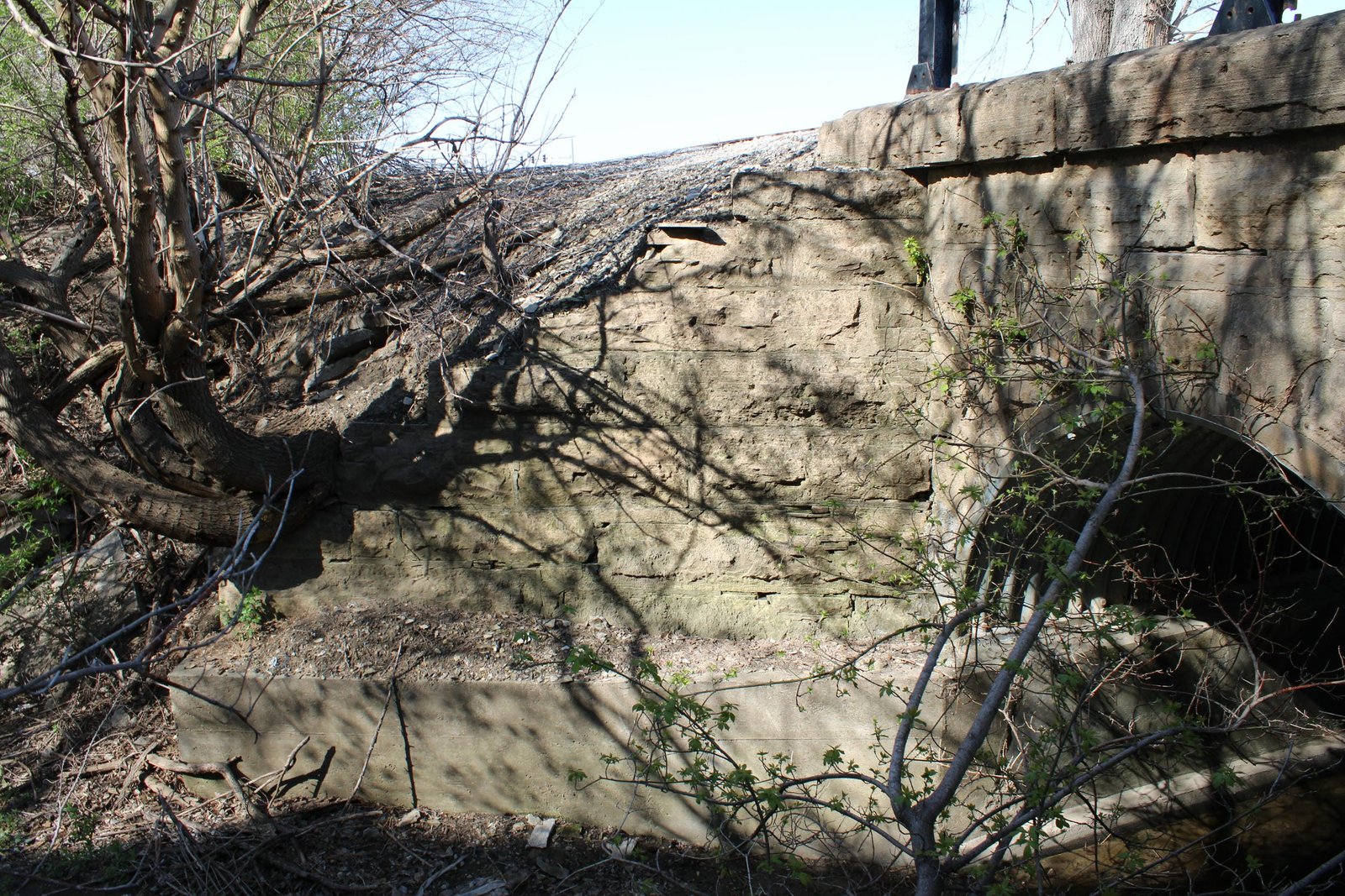 Southeast wing wall